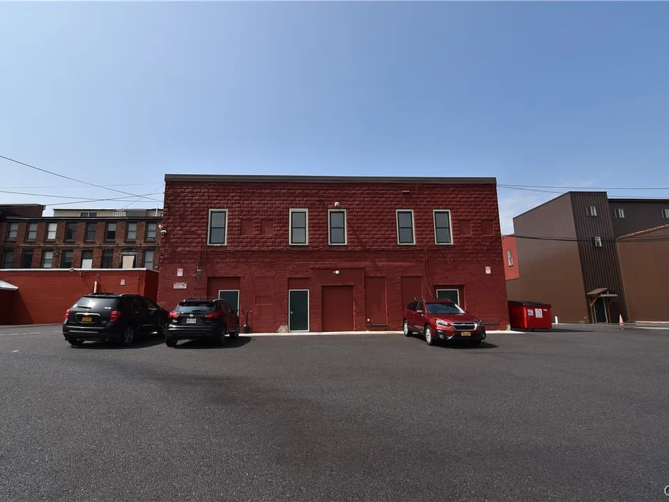 152 Court St #1