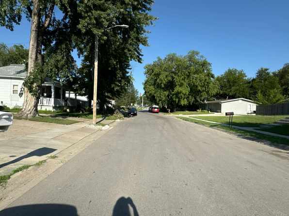 3271 Hitchcock St, Lincoln, NE 68503