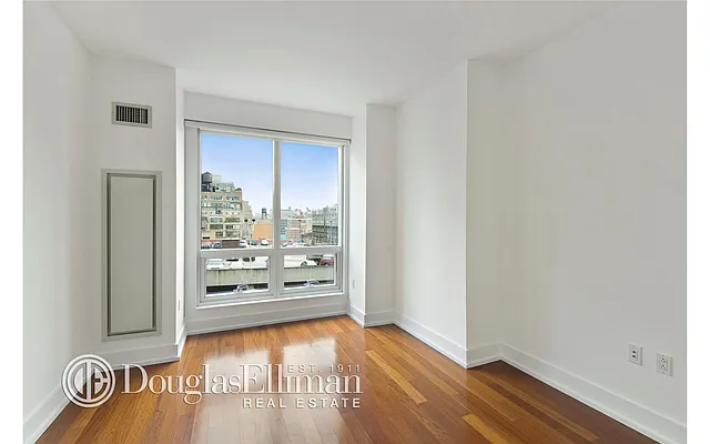 Rented by Douglas Elliman | media 27