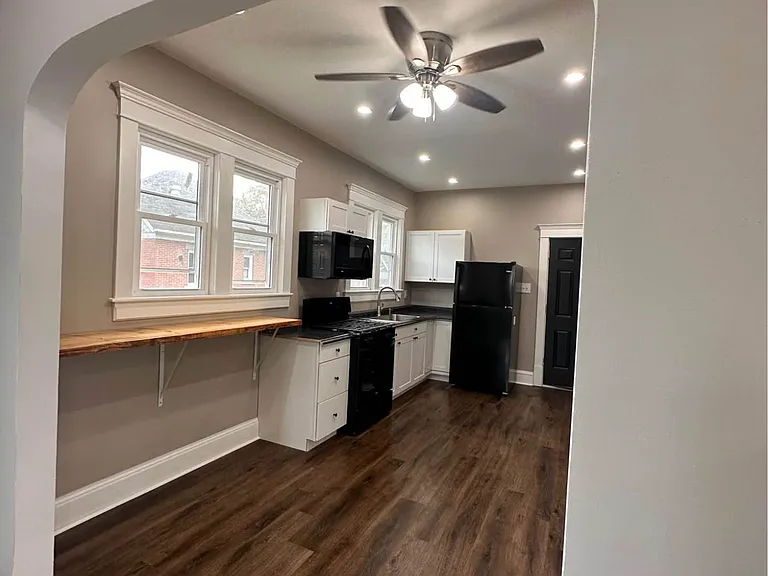 124 Park Blvd #1/2 — Photo 12