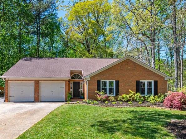 192 Wyndham Lakes Ct NW, Dallas, GA 30157