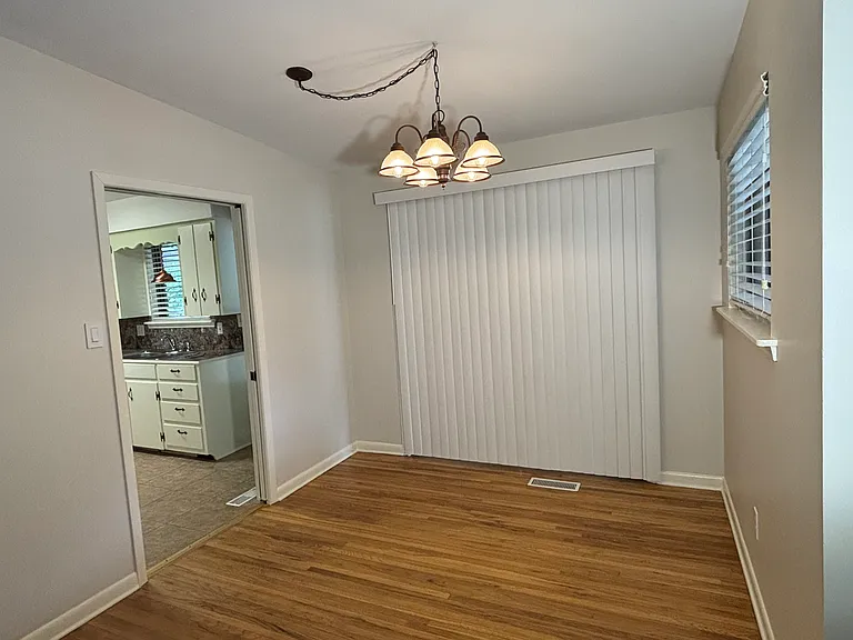 9604 Temple Dr — Photo 12