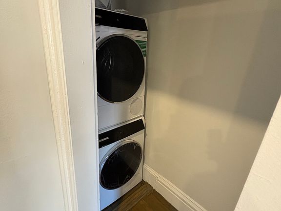 5th image of 227 Newbury St APT 3R