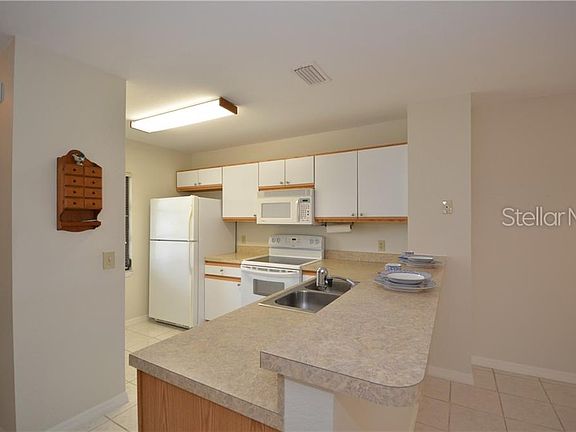 4th image of 3627 Bal Harbor Blvd #202
