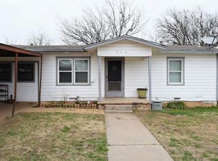 908 W 1st St, Coleman, TX 76834
