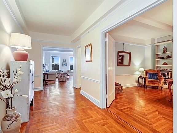 2nd image of 135 Eastern Pkwy APT 7G