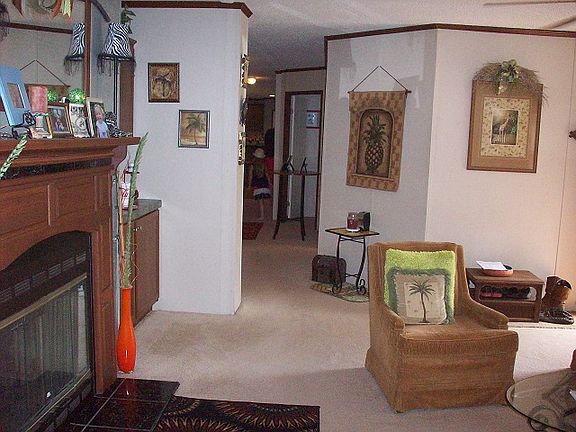 4th image of 625 Chanticleer Dr