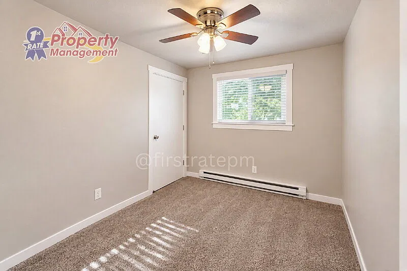 3 bed, 1.0 bath, 1144 sqft, $1,945 — Photo 4