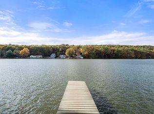 105 Shore Rd, Sturbridge, MA 01566