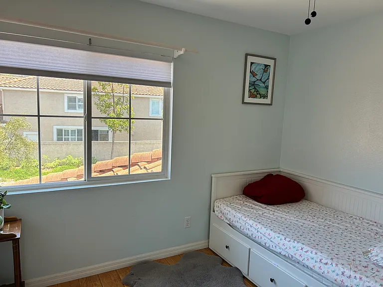 Guest bedroom 2