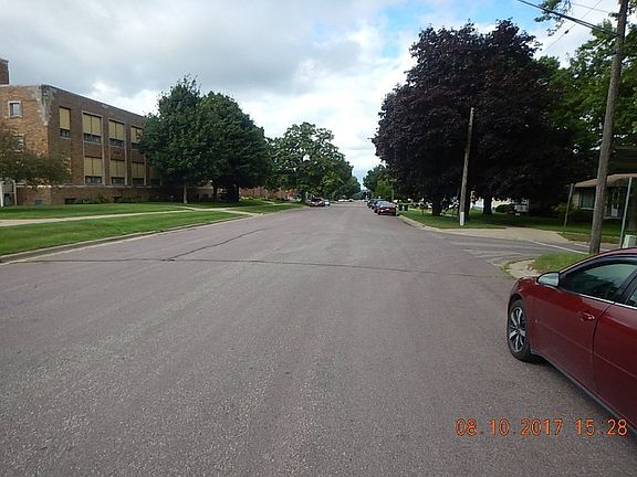 4th image of 602 N Main St