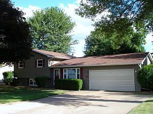2nd image of 1590 Woodbine Cir N