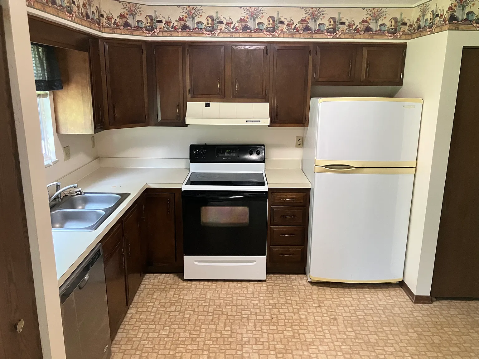 2 bed, 1050 sqft, $1,200 — Photo 2
