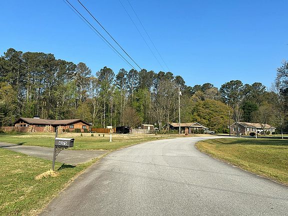 4th image of 4370 Faye Ct SE