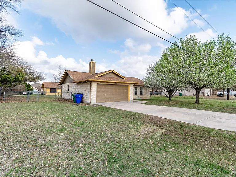 2604 Peach Tree Ln — Photo 19