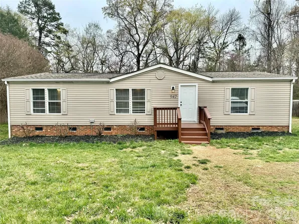 942 Stones Throw Dr, Concord, NC 28025