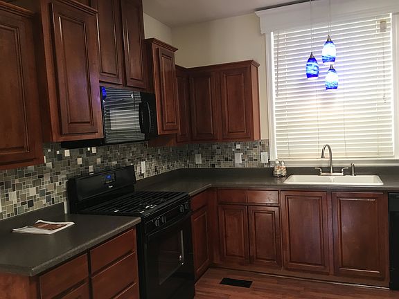 Spacious, Beautiful Kitchen