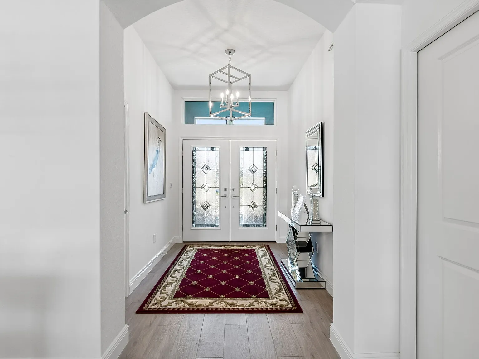 4 bed, 2555 sqft, $6,000 — Photo 2