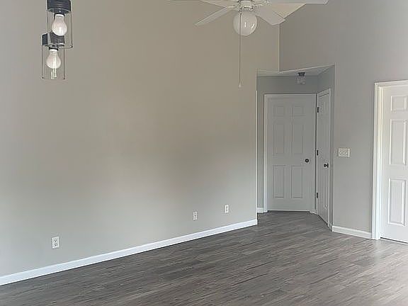 4th image of 4243 Halford Dr