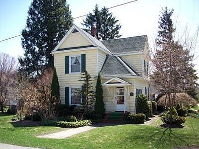 1st image of 631 Fenton Ave
