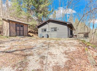 8087 2nd Dr SW, Bowerston, OH 44695