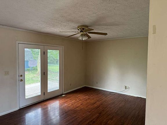 2nd image of 6673 Emerald Ave