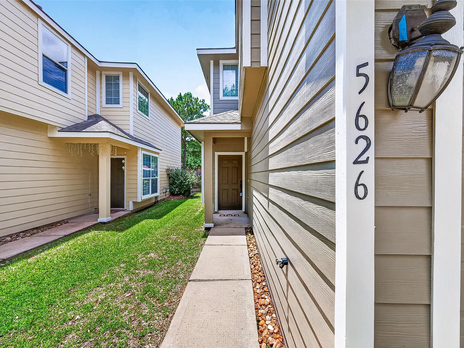 3 bed, 2.5 bath, 1568 sqft, $2,200 — Photo 4
