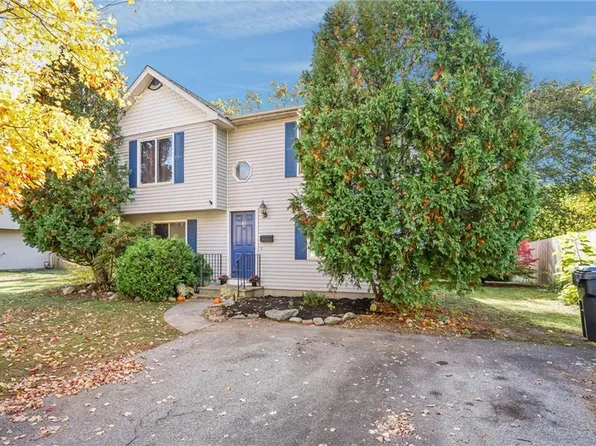 81 Fairhaven Ave, Warwick, RI 02889