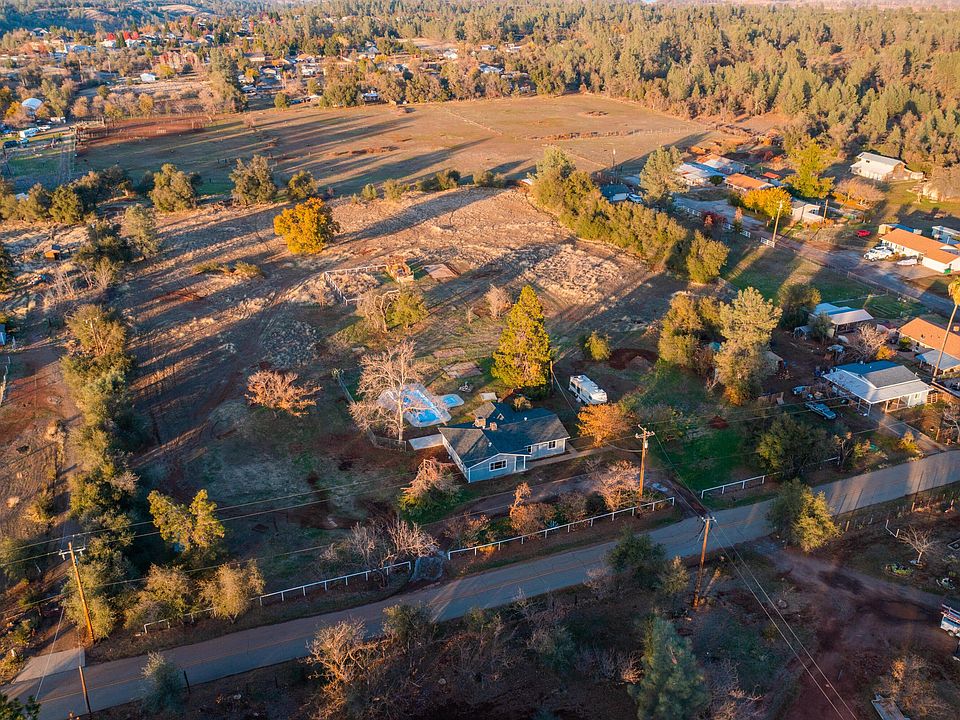 1st image of 17940 Strawberry Ln