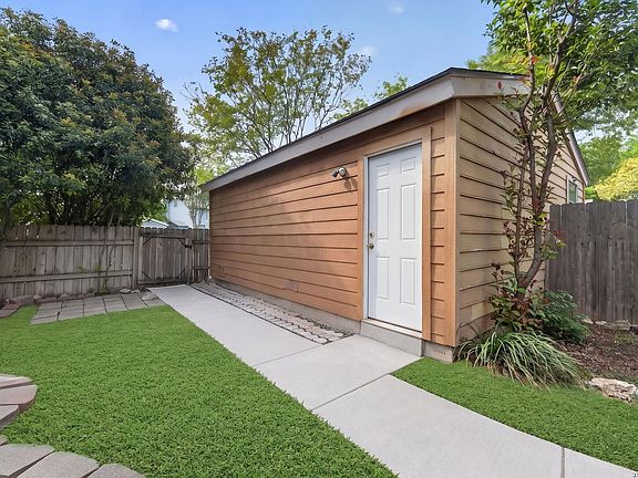 4th image of 11736 SPRING RIDGE DR