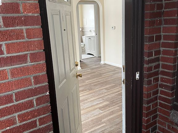 2nd image of 205 Cleveland Dr #1