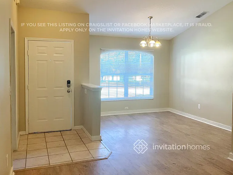 1131 Windy Bluff Dr — Photo 2