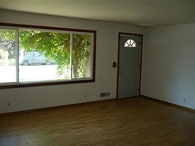 2nd image of 110 K St NE