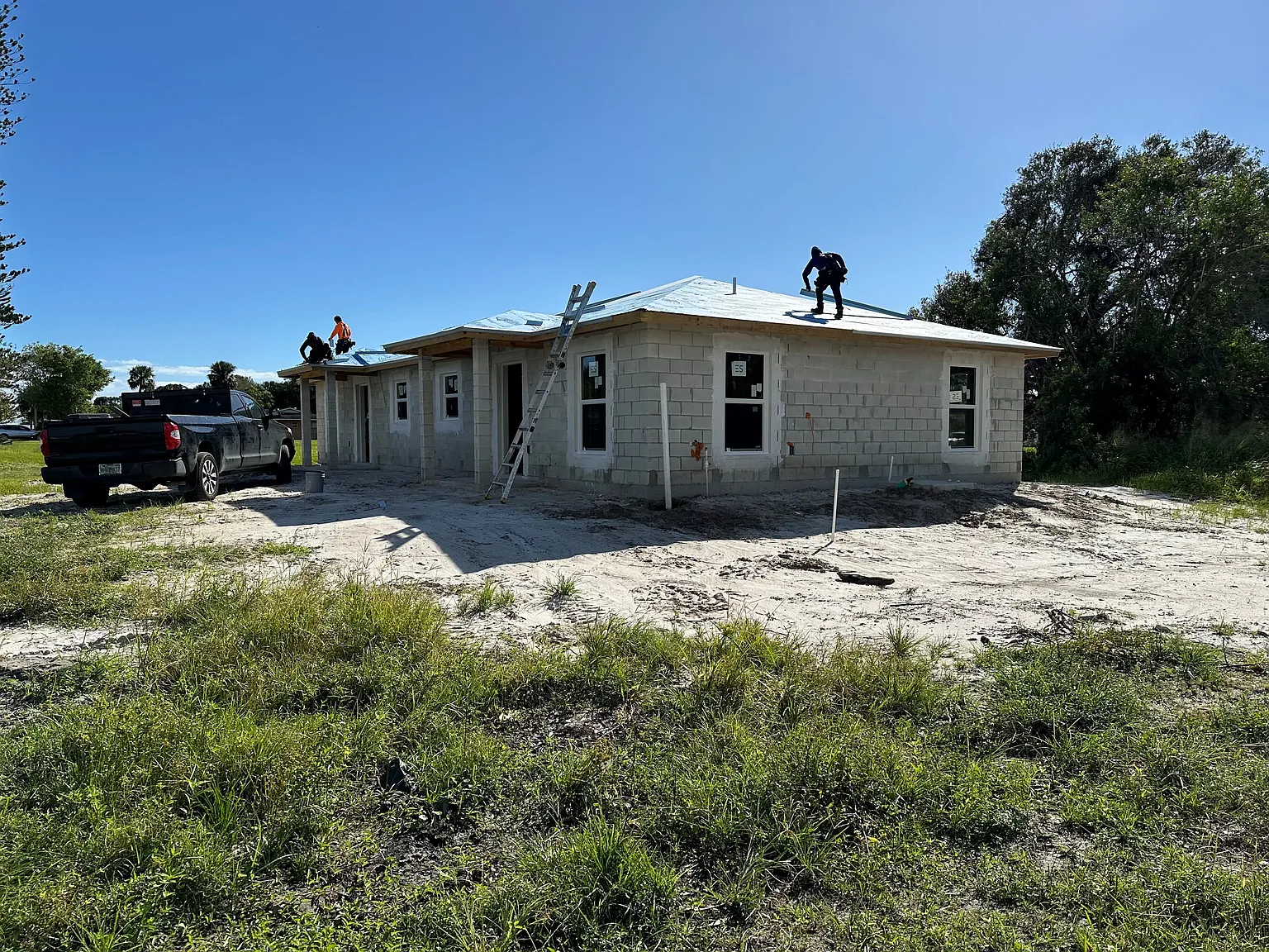 1201 Avenue H — Photo 2