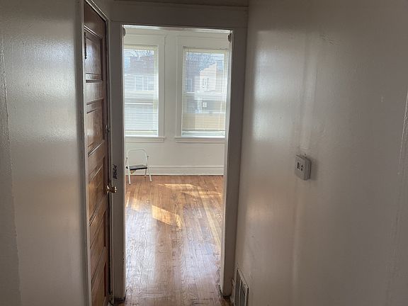 5th image of 1645 N McVicker Ave #2