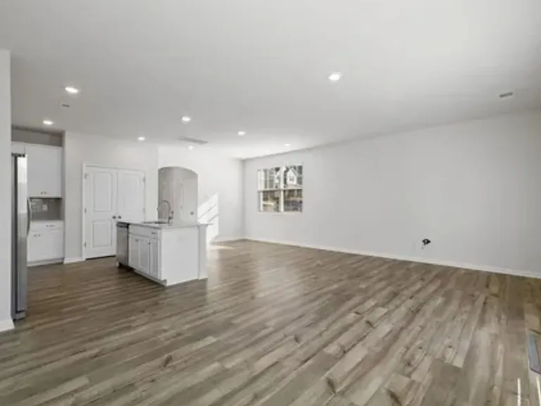266 E Compass Way — Photo 8