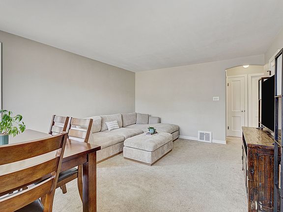 5th image of 2840 Elm St