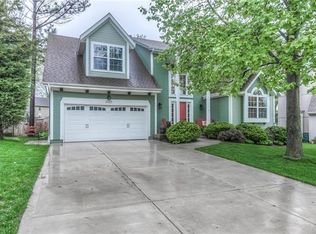 2323 W Forest Dr, Olathe, KS 66061