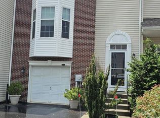 5299 Spring Ridge Dr E, Macungie, PA 18062