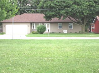 816 S 7th St, Dekalb, IL 60115