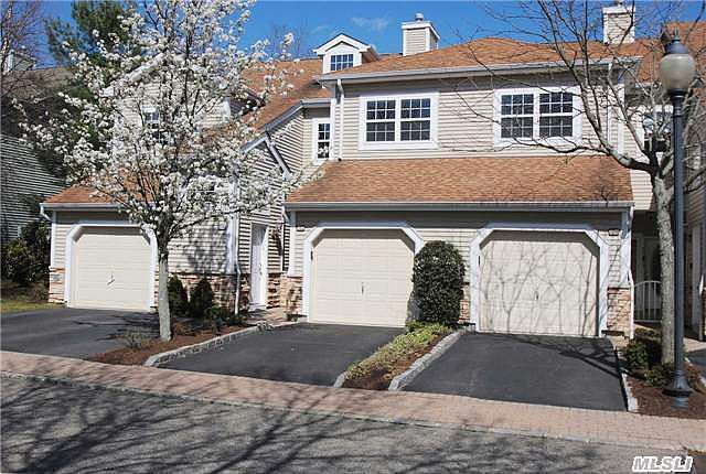 1st image of 112 Carriage Ln