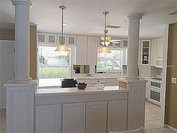 5th image of 436 S Shore Dr