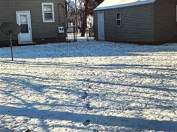 2nd image of 707 Sycamore St