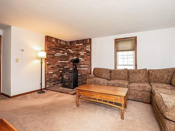 4th image of 504 E Ashland St