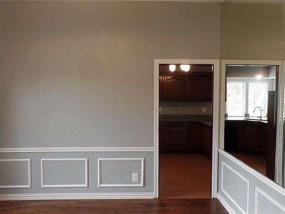 3rd image of 500 Lake Meadows Dr
