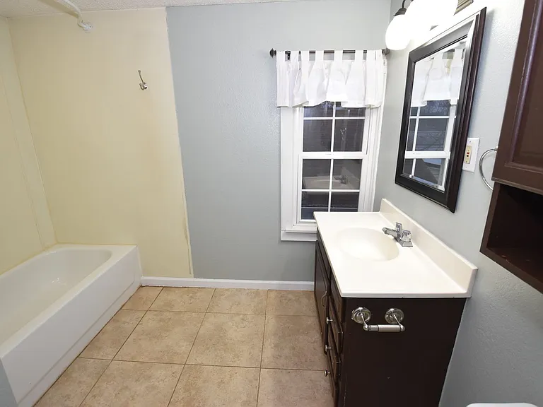 1327 Corby Blvd — Photo 15