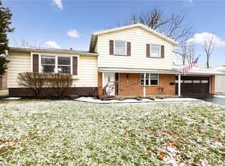 32 Black Walnut Dr, Rochester, NY 14615