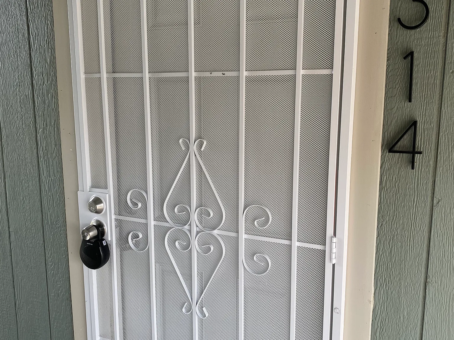 2 bed, 825 sqft, $1,350 — Photo 1