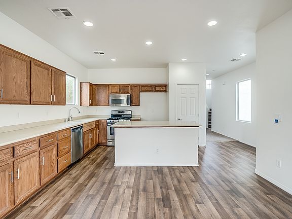 2nd image of 4429 Laguna Garden Ave