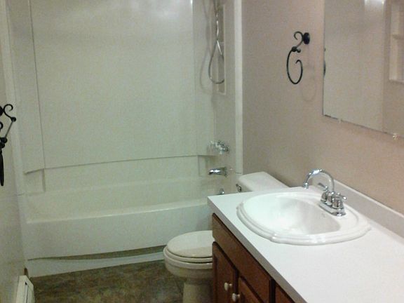 4th image of 126 Woodling Ln